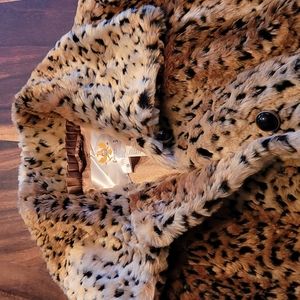 FAUX LEOPARD 🐆 FUR Long Coat.